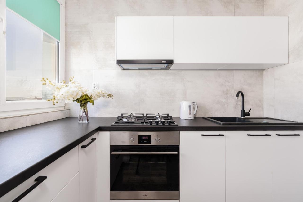 Stylish Apartment Near Wroclavia For 4 Guests By Noclegi Renters 브로츠와프 외부 사진