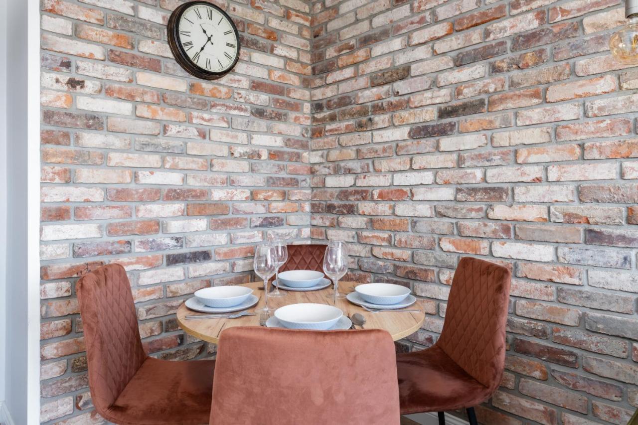 Stylish Apartment Near Wroclavia For 4 Guests By Noclegi Renters 브로츠와프 외부 사진